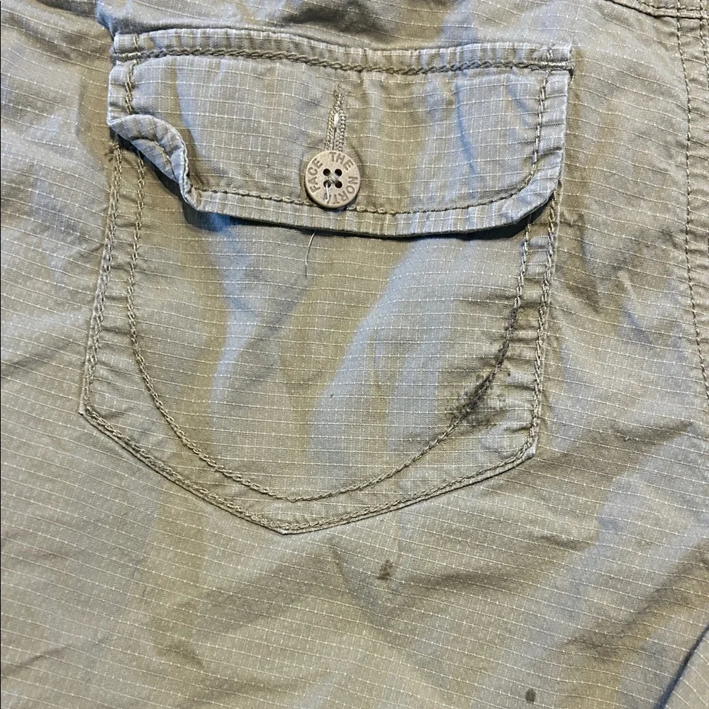 The North Face Women's Khaki Cargo Shorts - Picture 4 of 4
